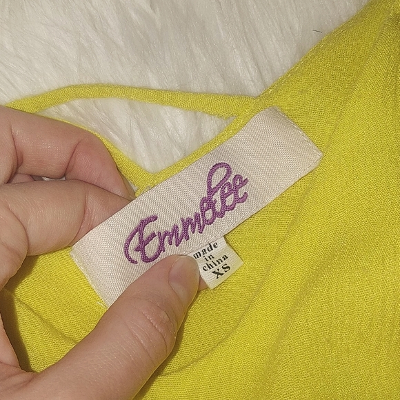 ✨FLOWY TANK TOP WITH CROSS DETAIL✨ - Picture 3 of 5